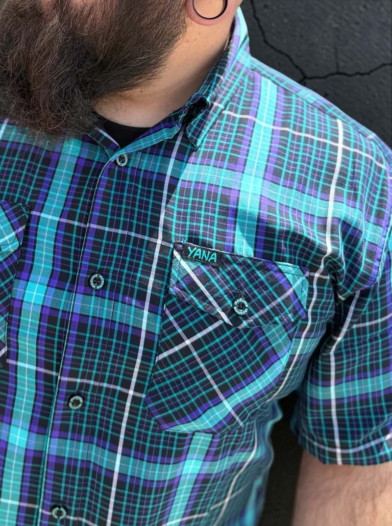 Men’s YANA bamboo short sleeve shirt plaid chest pocket detail