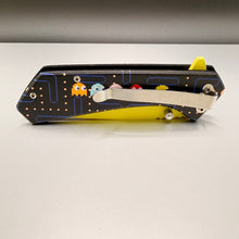 Waka-Waka retro pocket knife — product view